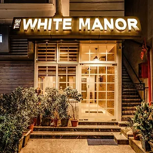 Hotel Tripli White Manor, Udaipur
